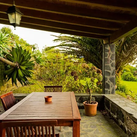 Guest house Welcomebuddy - Traumgarten Rustic House Varzea (Azores)